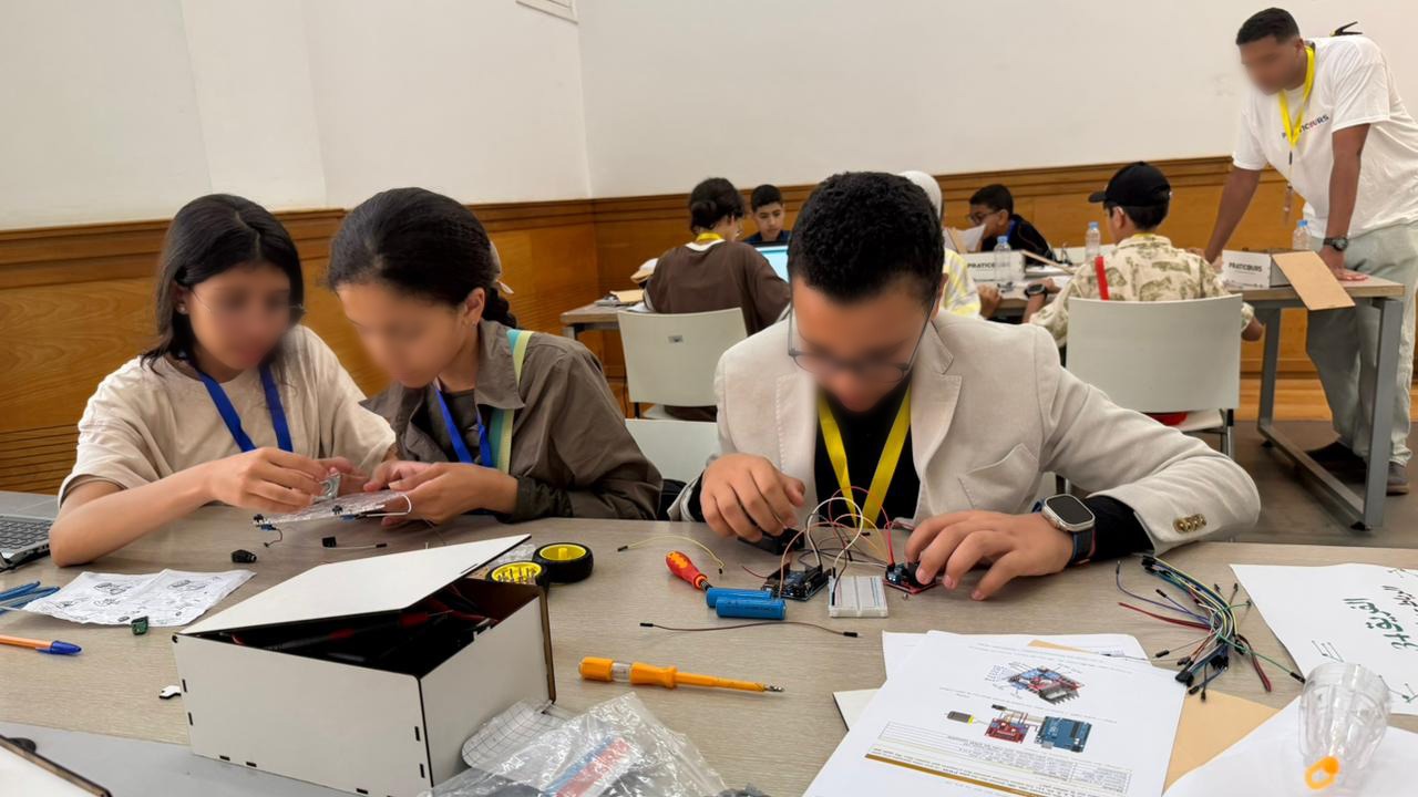 المهرجان الوطني للتفتح التكنولوجي والروبوتيك بإعداديات الريادة
