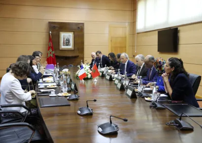 مباحثات من أجل إطار تعزيز الشراكة الاستثنائية بين المملكة المغربية والجمهورية الفرنسية